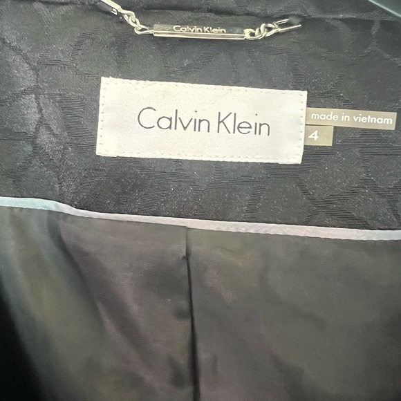 Calvin Klein two piece suit, short sleeve suit top and pencil skirt - Picture 2 of 4